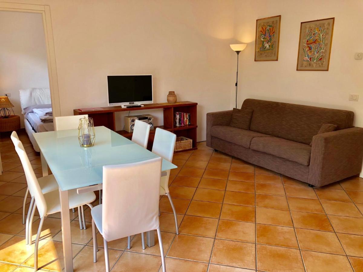 Residenza Ai Ronchi 1 2 6 Lejlighedshotel Maccagno Eksteriør billede