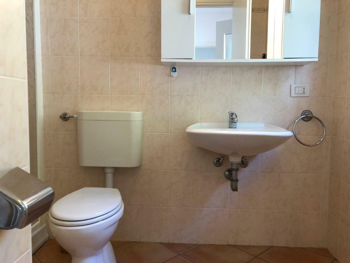 Residenza Ai Ronchi 1 2 6 Lejlighedshotel Maccagno Eksteriør billede